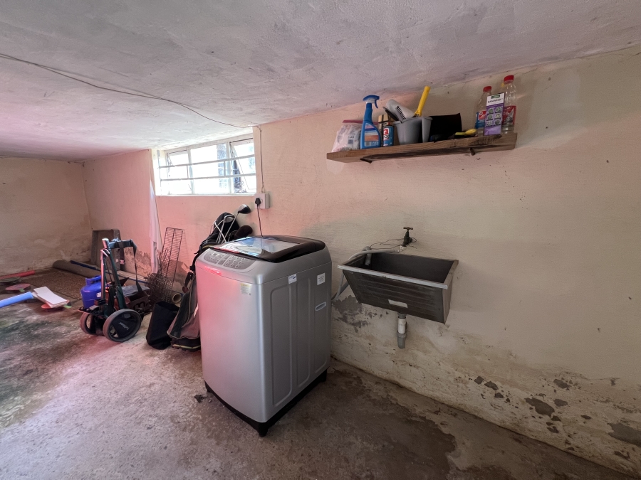 4 Bedroom Property for Sale in Wavecrest Eastern Cape